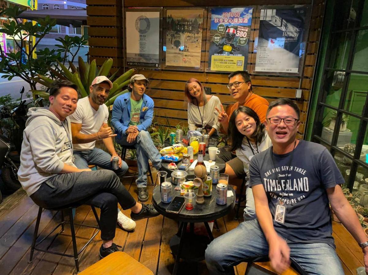 Travel Charger Hostel เมืองฮวาเหลียน ภายนอก รูปภาพ