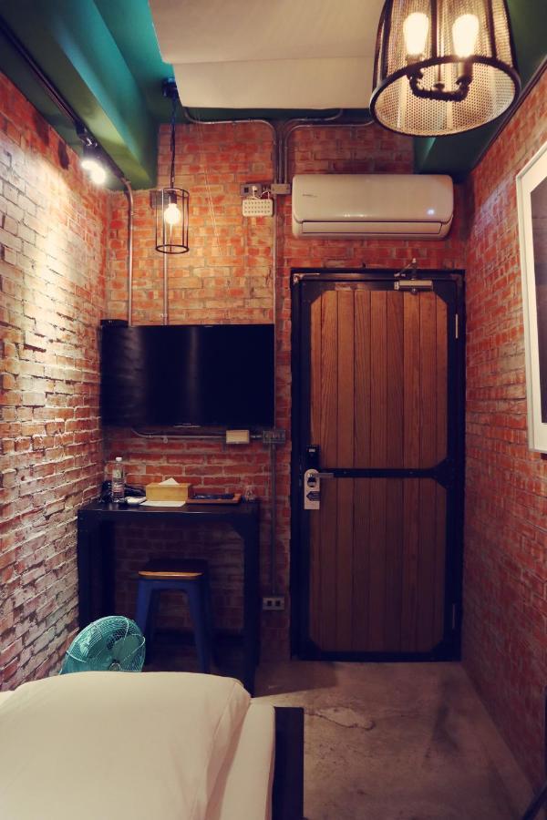 Travel Charger Hostel เมืองฮวาเหลียน ภายนอก รูปภาพ