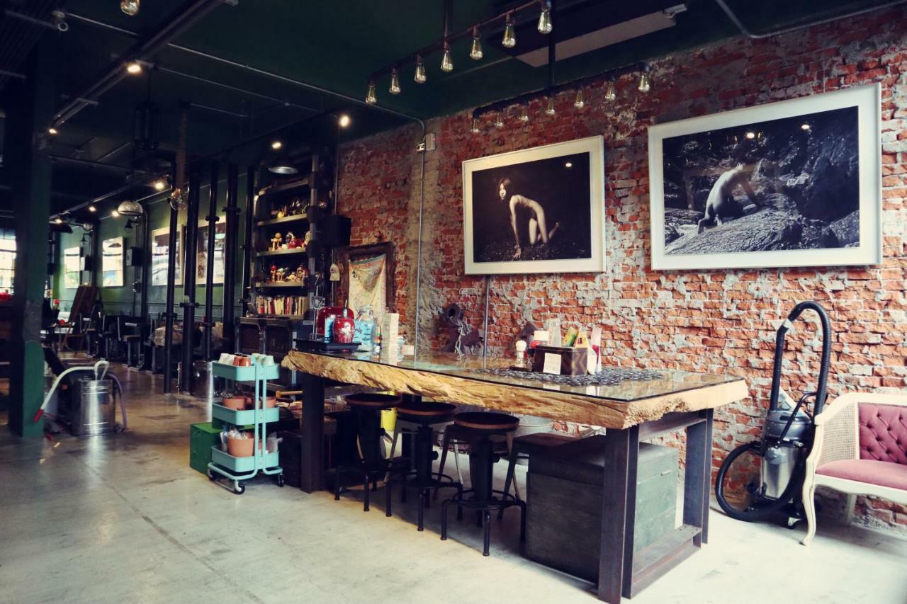 Travel Charger Hostel เมืองฮวาเหลียน ภายนอก รูปภาพ