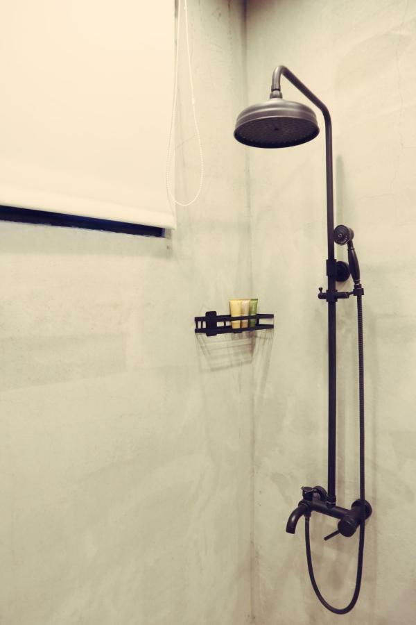 Travel Charger Hostel เมืองฮวาเหลียน ภายนอก รูปภาพ